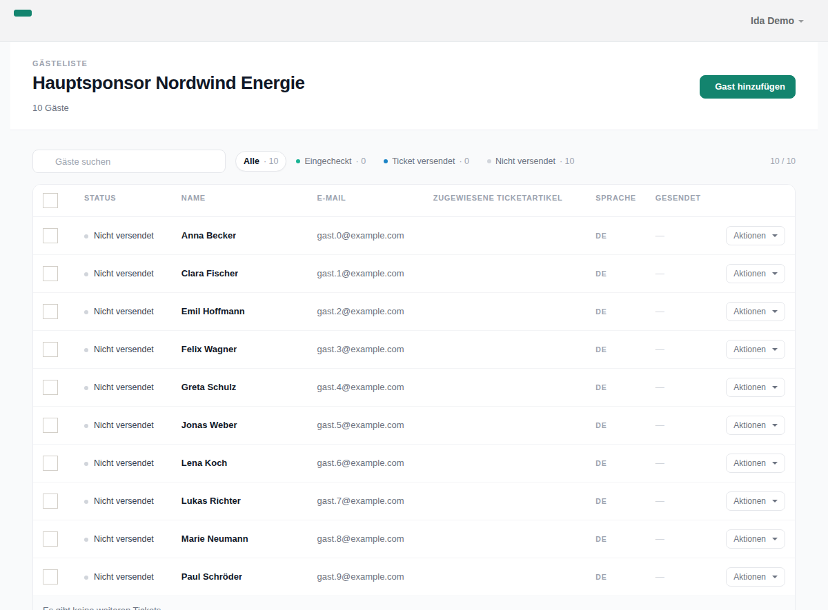 Eine Gästeliste in Crewstack mit zehn Gästen, Status für gesendetes Ticket und Check-in, Produkten und Sprache pro Gast